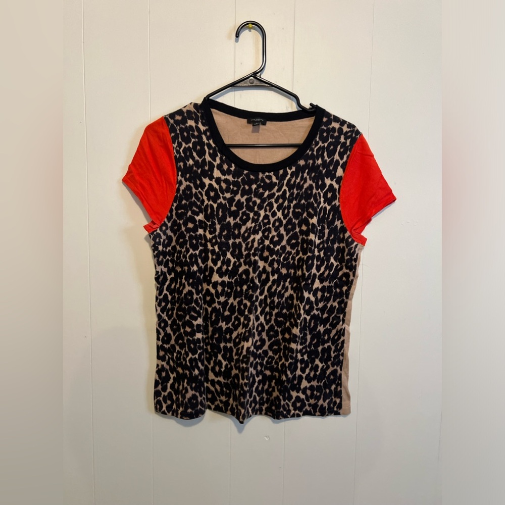 ANN TAYLOR BEIGE KNIT TEE ANIMAL PRINT WITH RED SLEEVE LARGE
